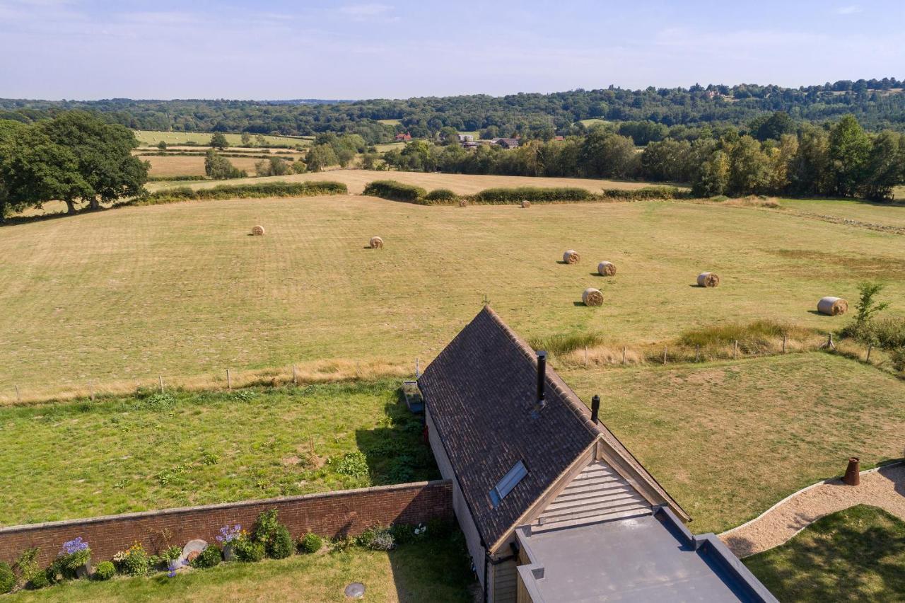 The Cowshed, Tunbridge Wells Villa Exterior photo